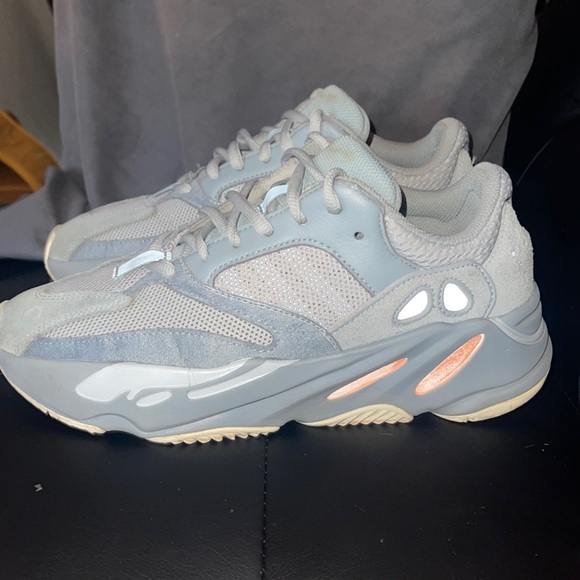 yezzy 700 inertia - Picture 2 of 5